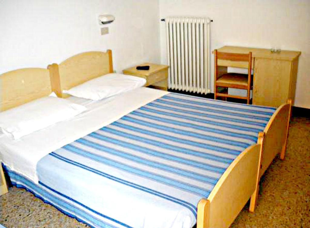 Hotel Ronconi Rímini Habitación foto