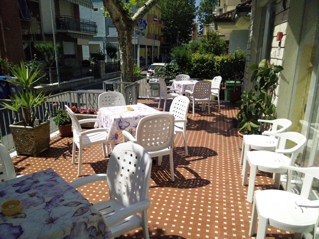 Hotel Ronconi Rímini Exterior foto
