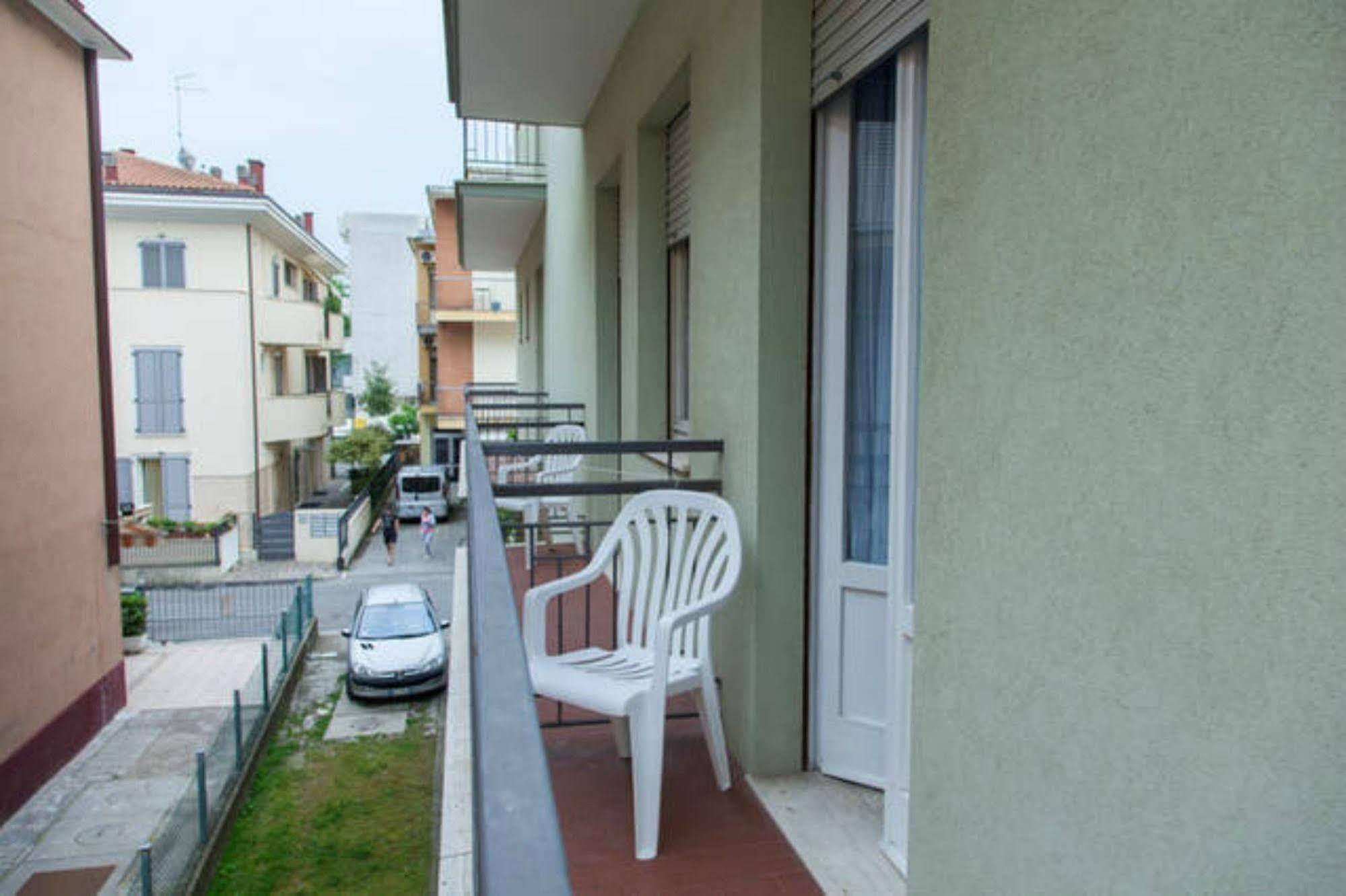 Hotel Ronconi Rímini Exterior foto